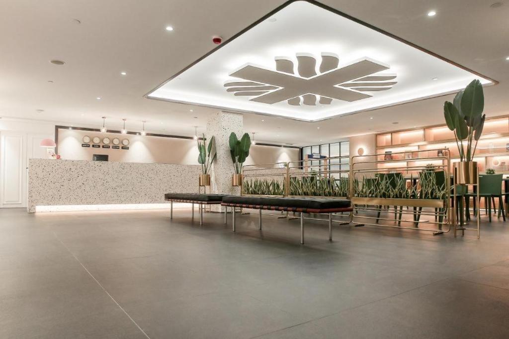 Caritas Oswald Cheung International House Hotel Хонконг Екстериор снимка