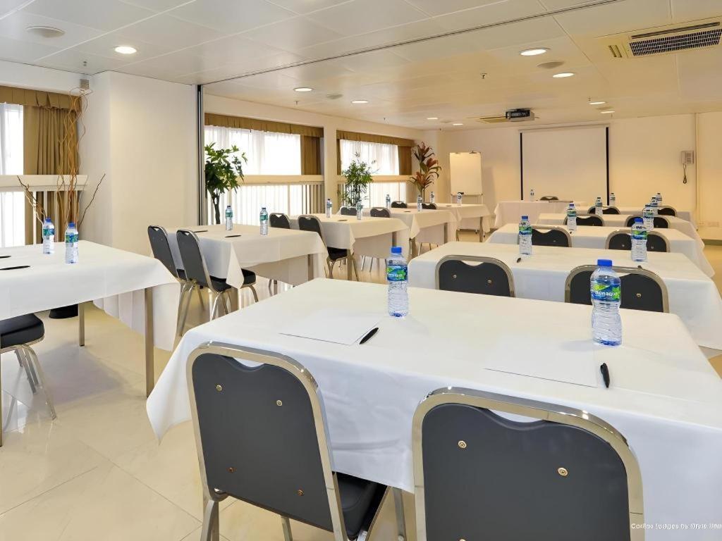 Caritas Oswald Cheung International House Hotel Хонконг Екстериор снимка